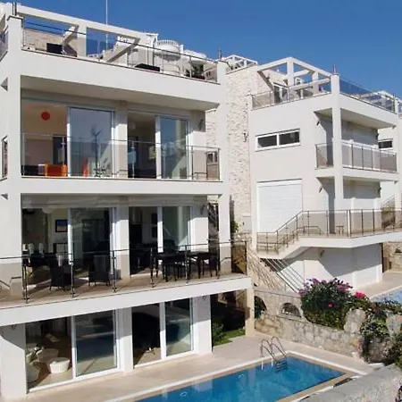 Uygun Oasis Club *